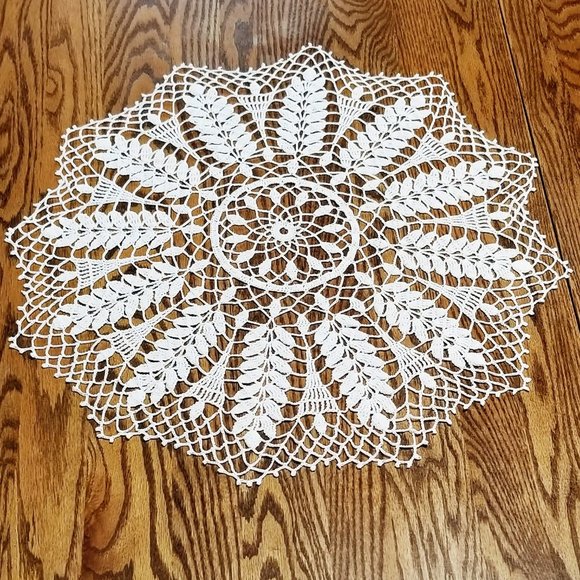 Red Heart Thread Other - New Handmade White Grape & Wheat 23" Doily